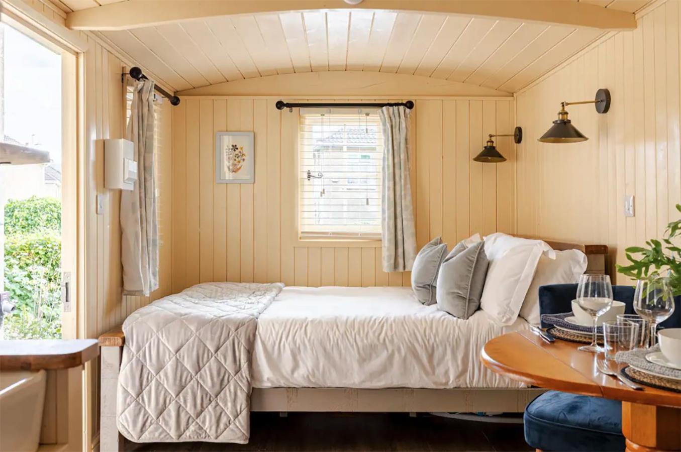 Shepherd'S Hut, Bath Eksteriør billede